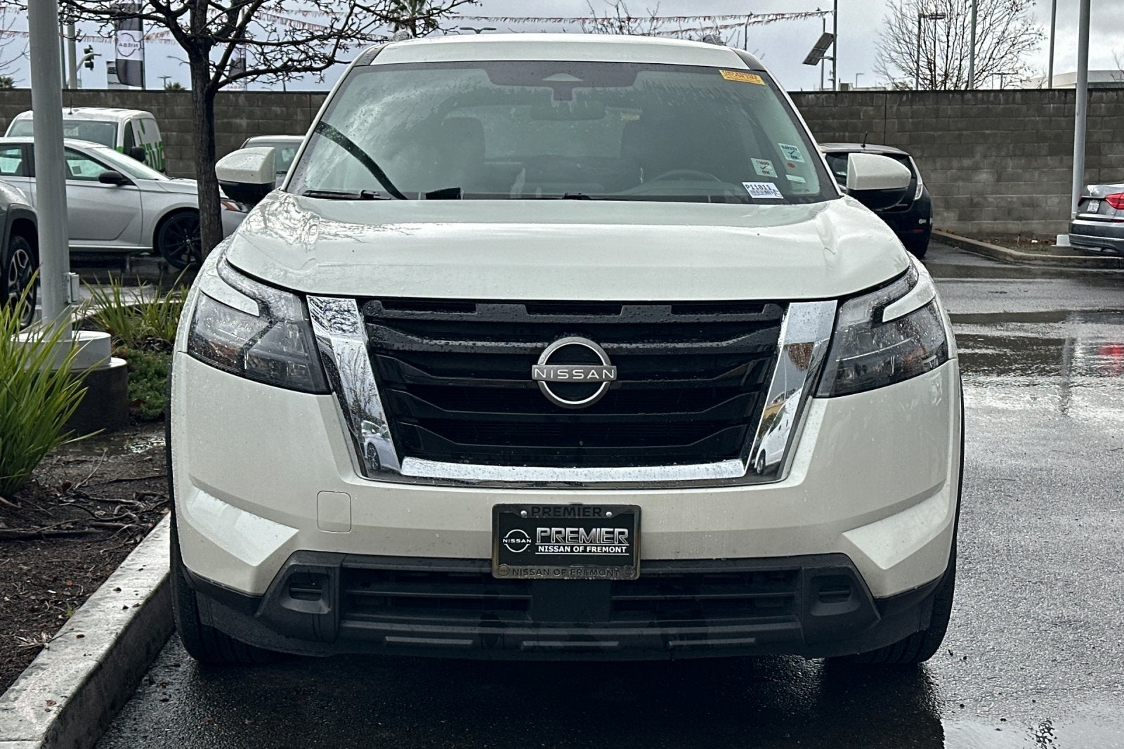 2024 Nissan Pathfinder SV