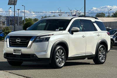 2024 Nissan Pathfinder SV