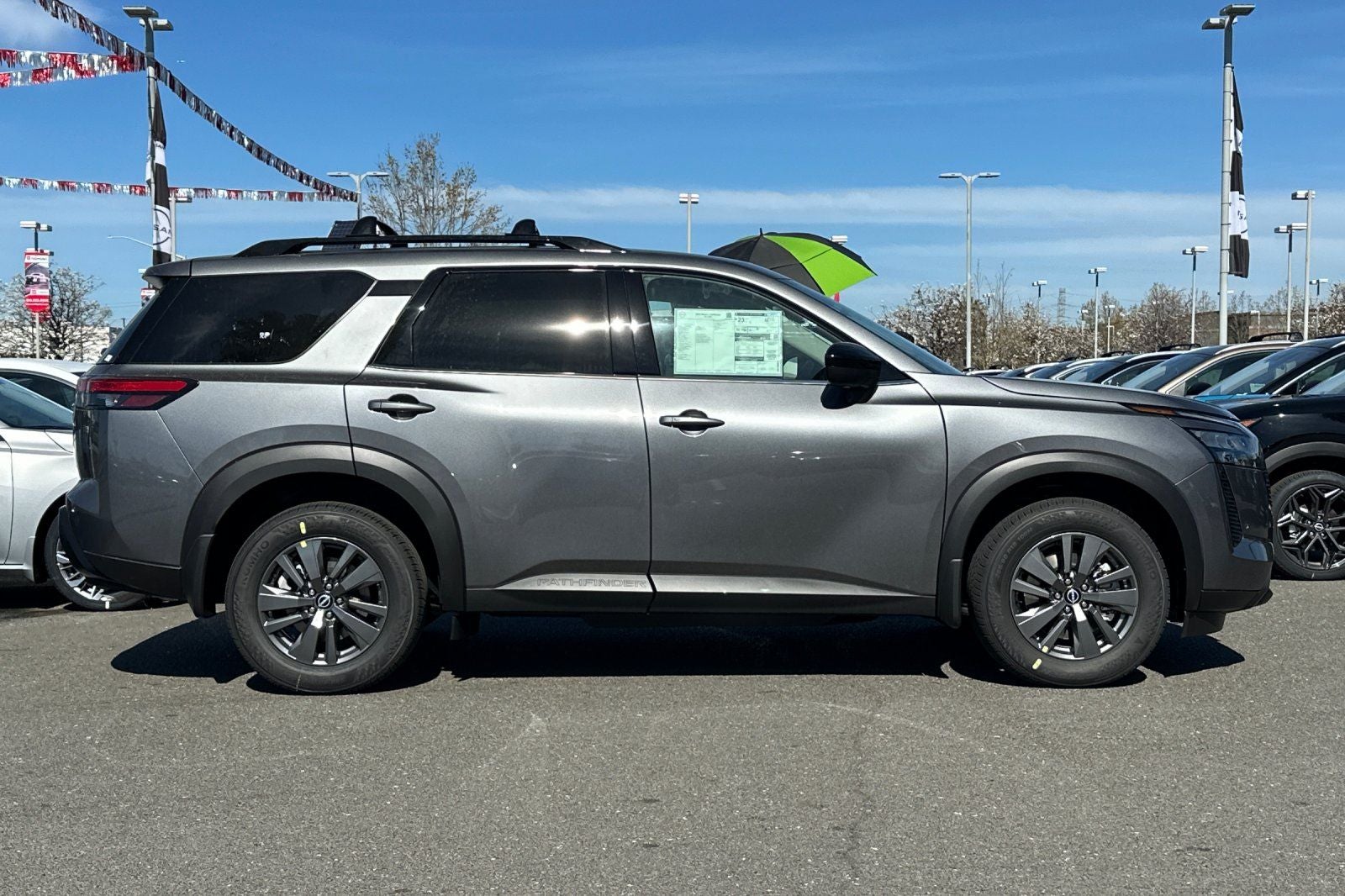 2026 Nissan Pathfinder SV