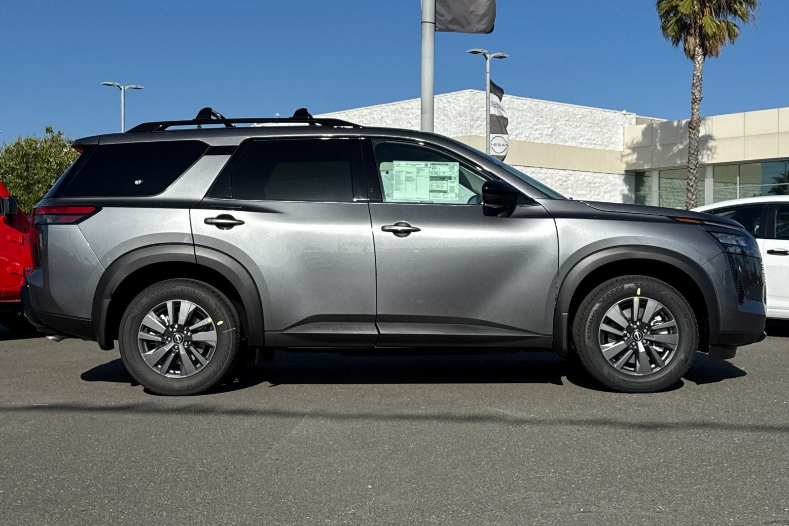 2026 Nissan Pathfinder SV