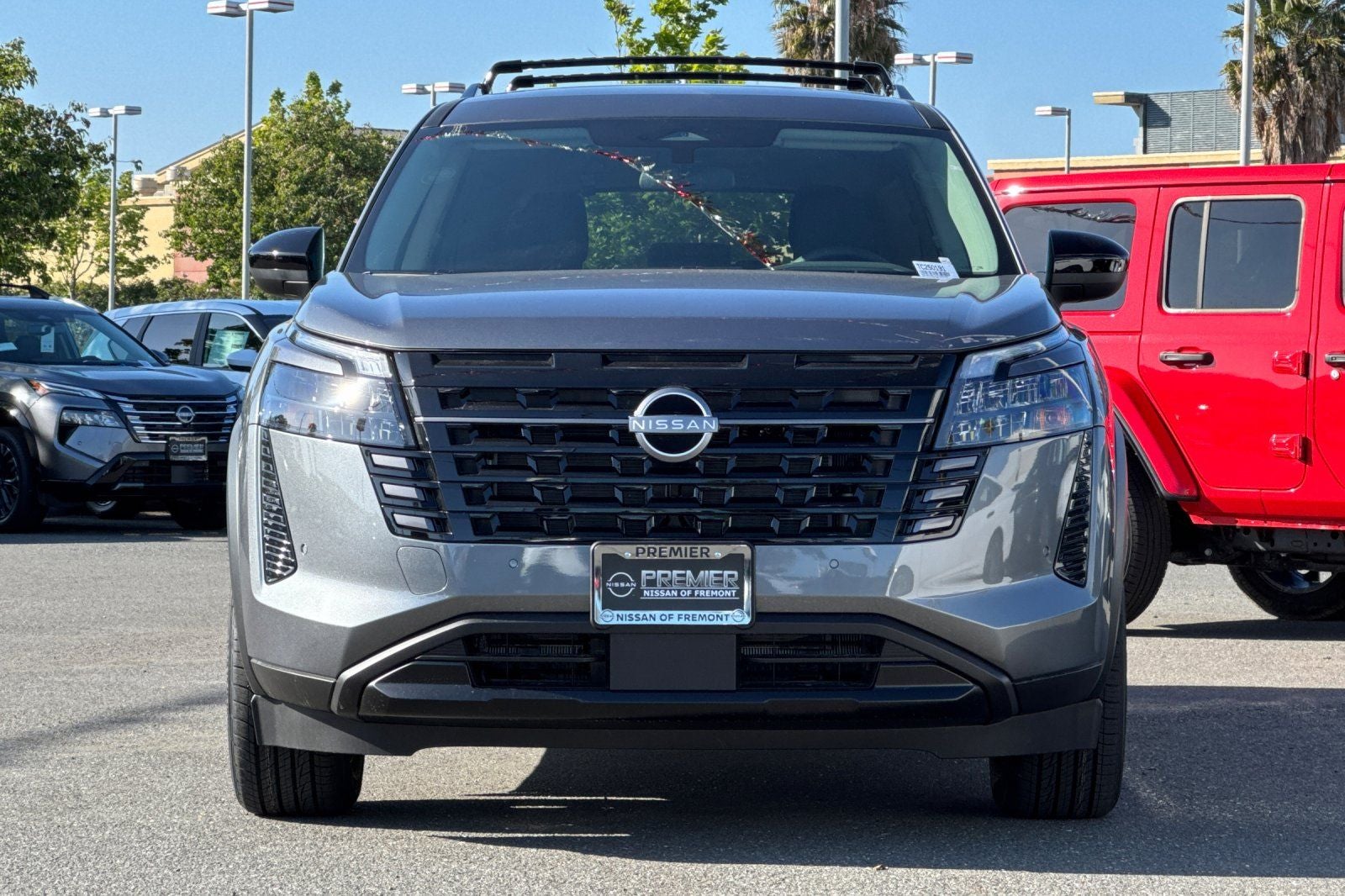 2026 Nissan Pathfinder SV