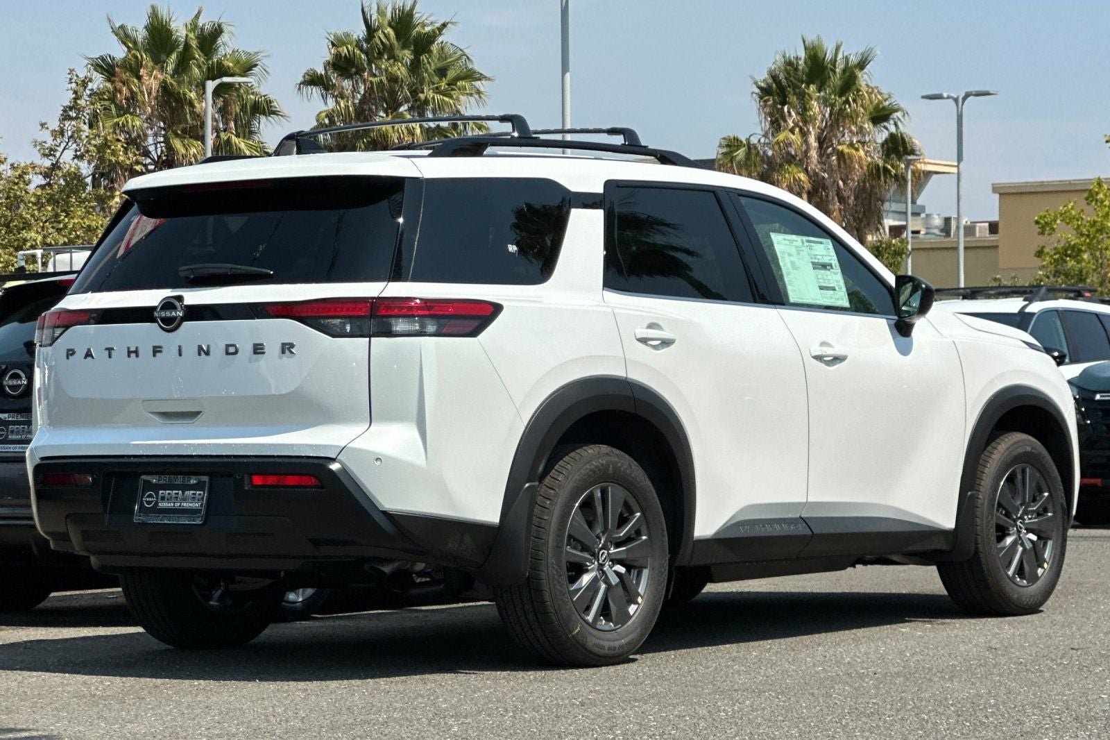 2026 Nissan Pathfinder SV