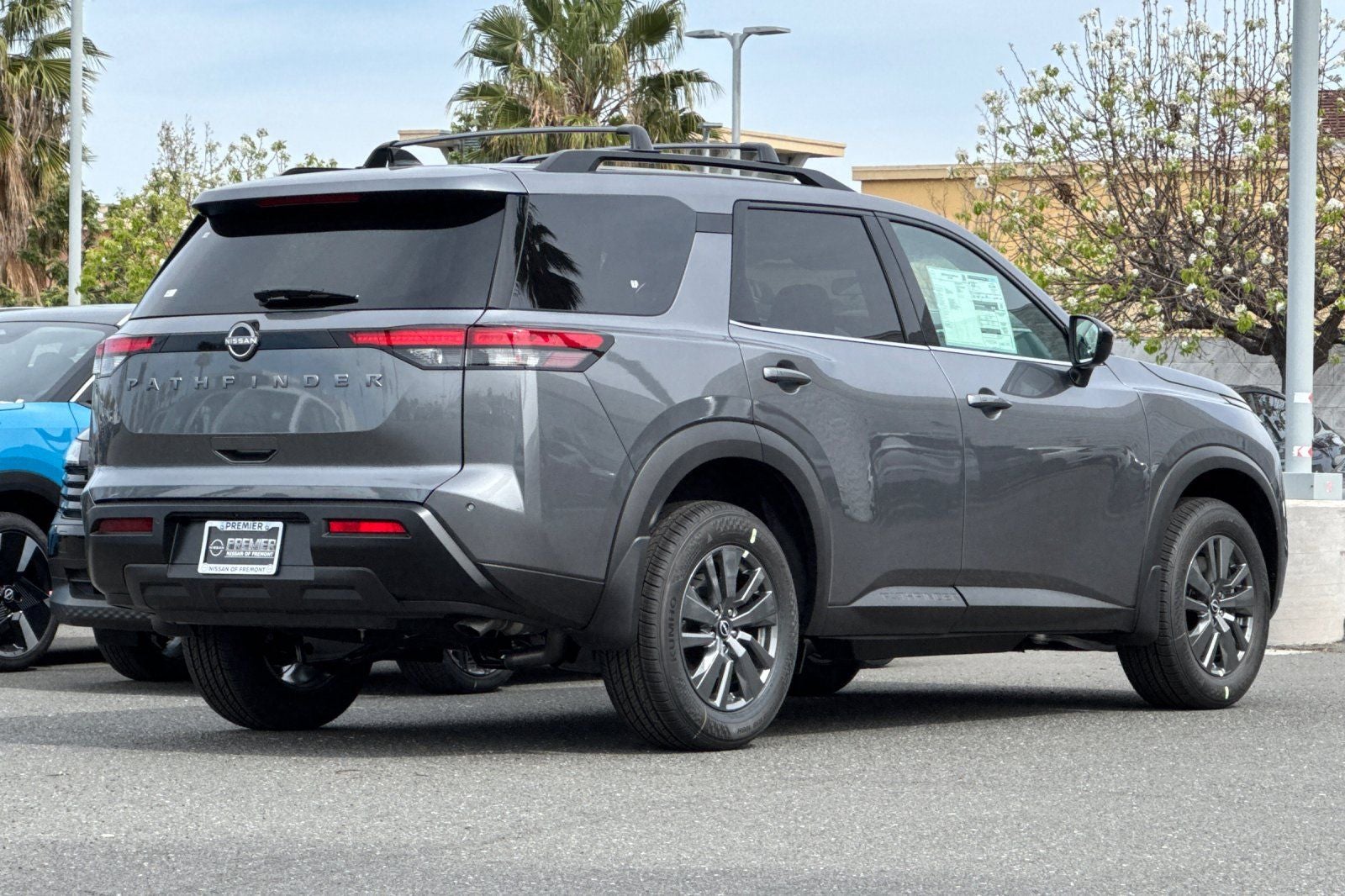 2026 Nissan Pathfinder SV