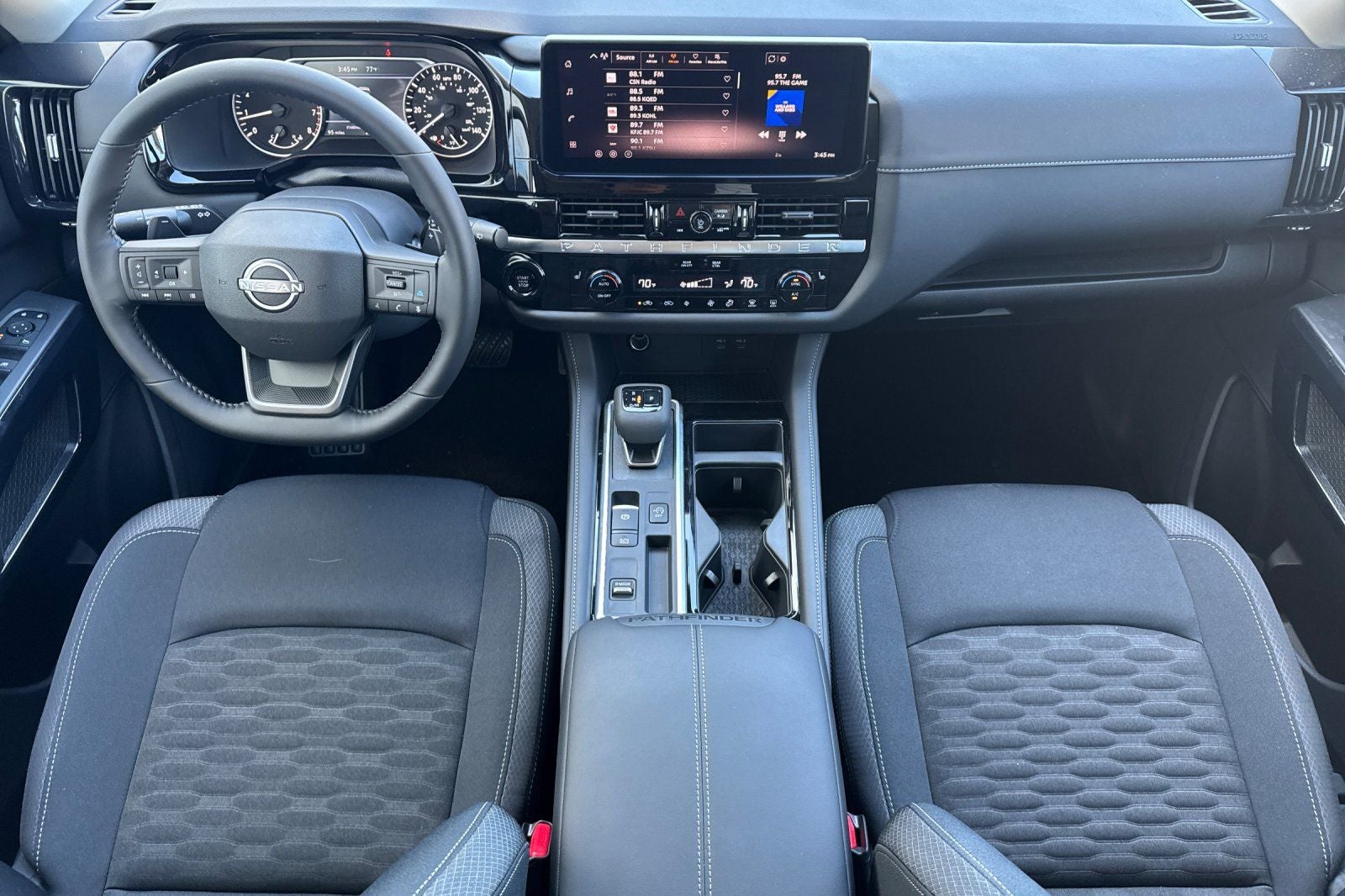 2026 Nissan Pathfinder SV