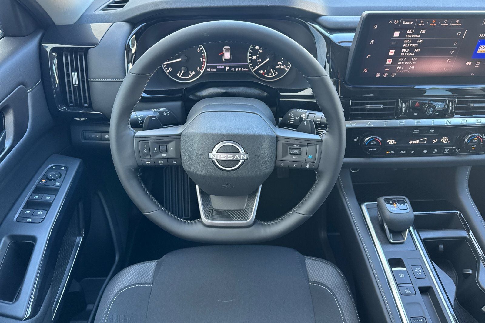 2026 Nissan Pathfinder SV