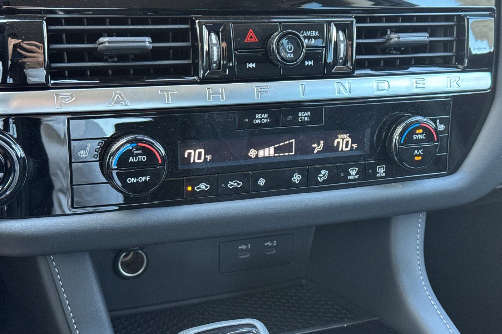 2026 Nissan Pathfinder SV