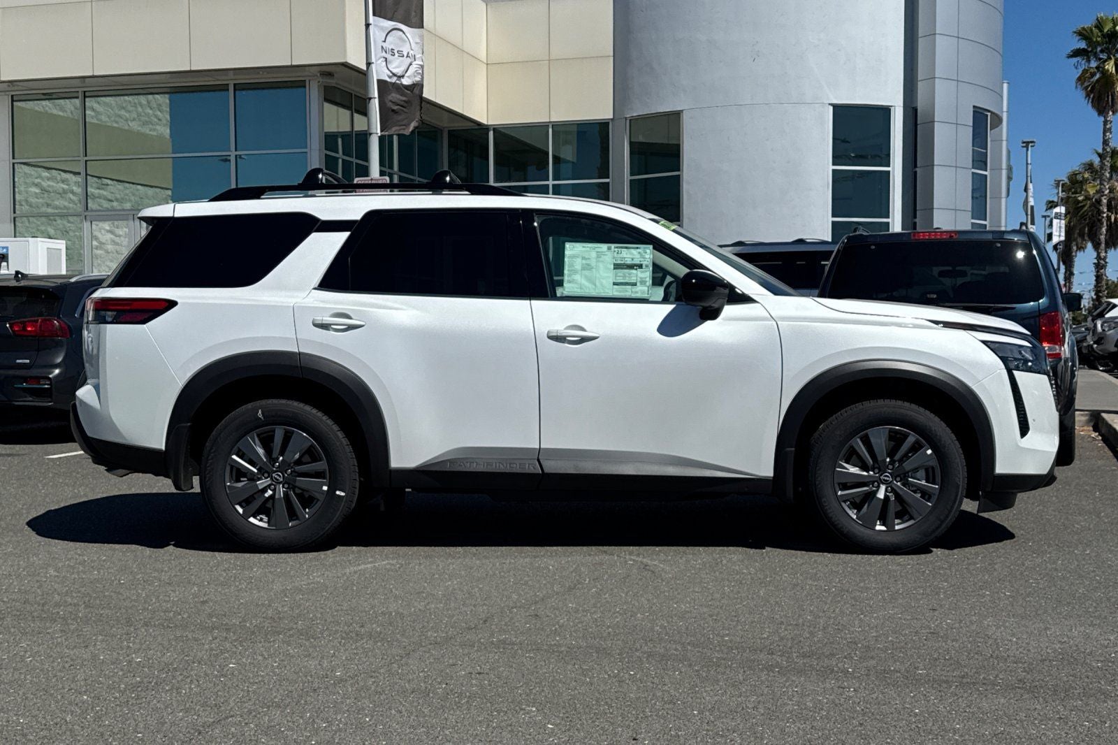 2026 Nissan Pathfinder SV