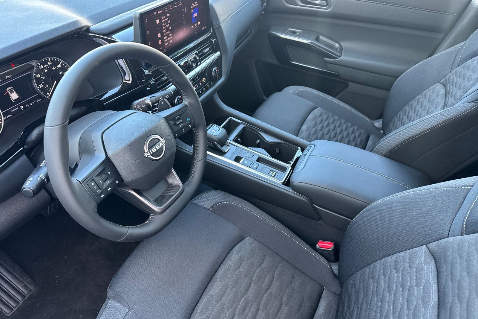 2026 Nissan Pathfinder SV