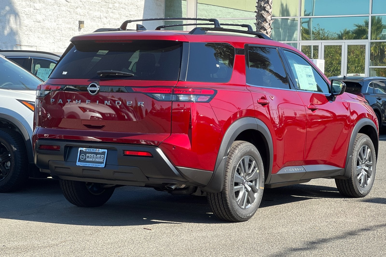 2026 Nissan Pathfinder SV