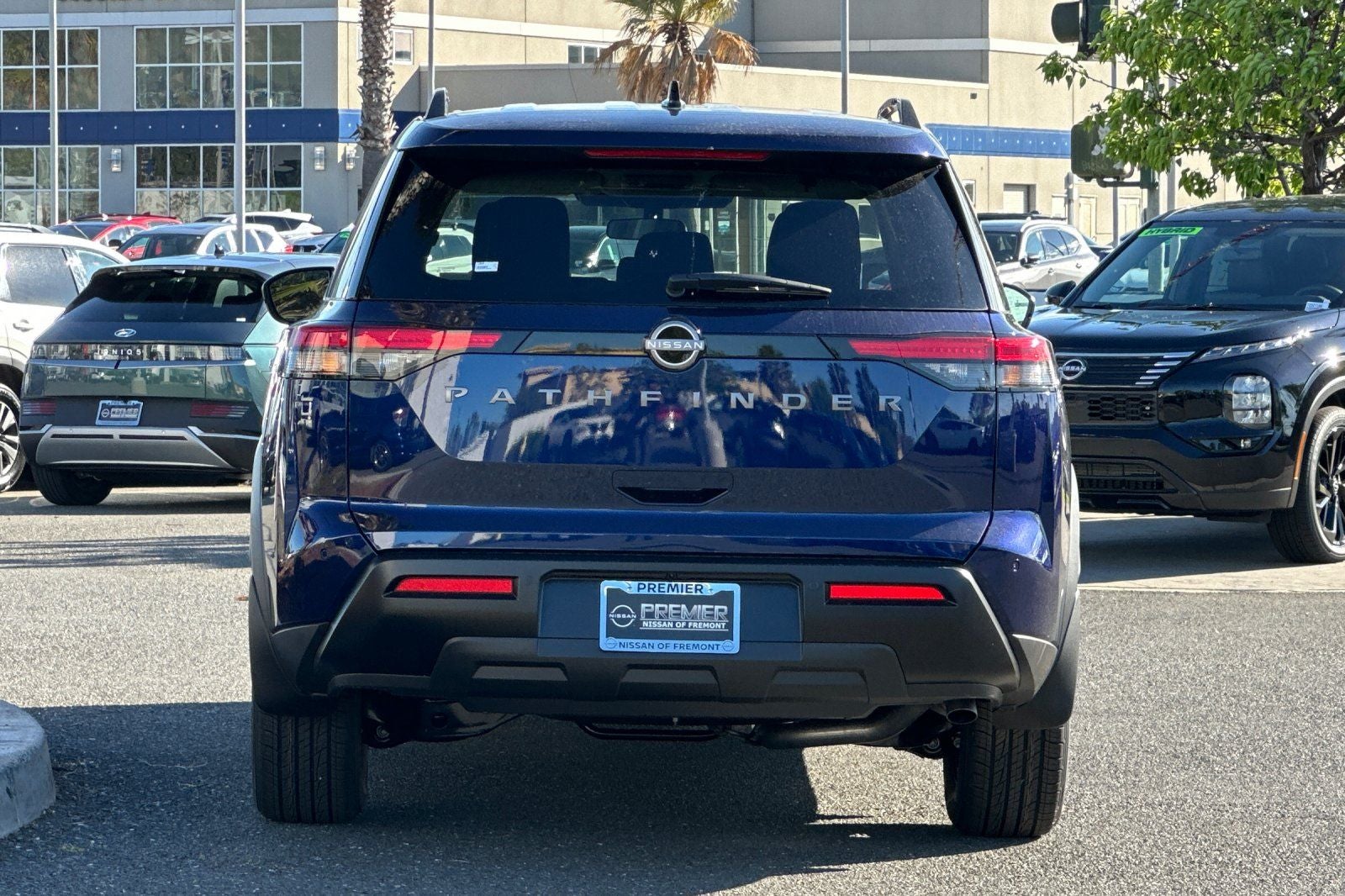 2026 Nissan Pathfinder SV