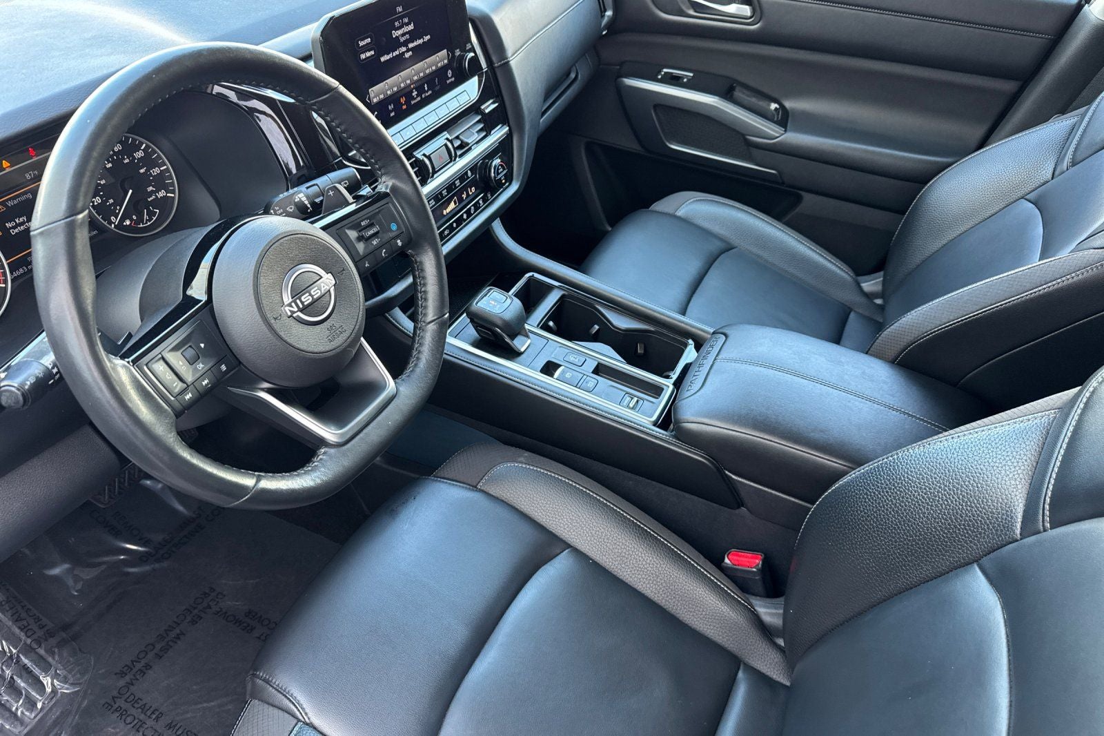 2023 Nissan Pathfinder SL