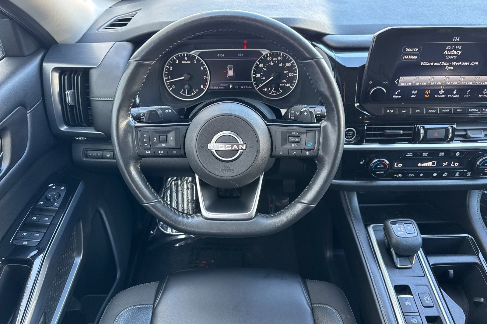2023 Nissan Pathfinder SL