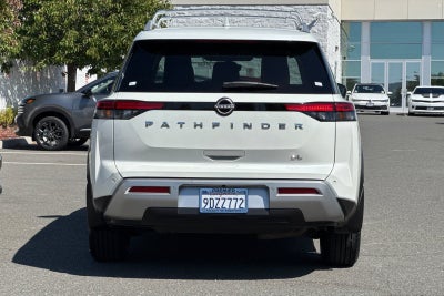 2023 Nissan Pathfinder SL