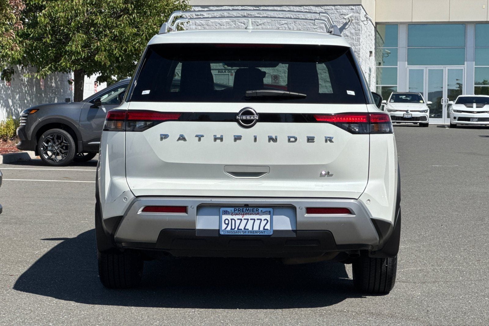 2023 Nissan Pathfinder SL