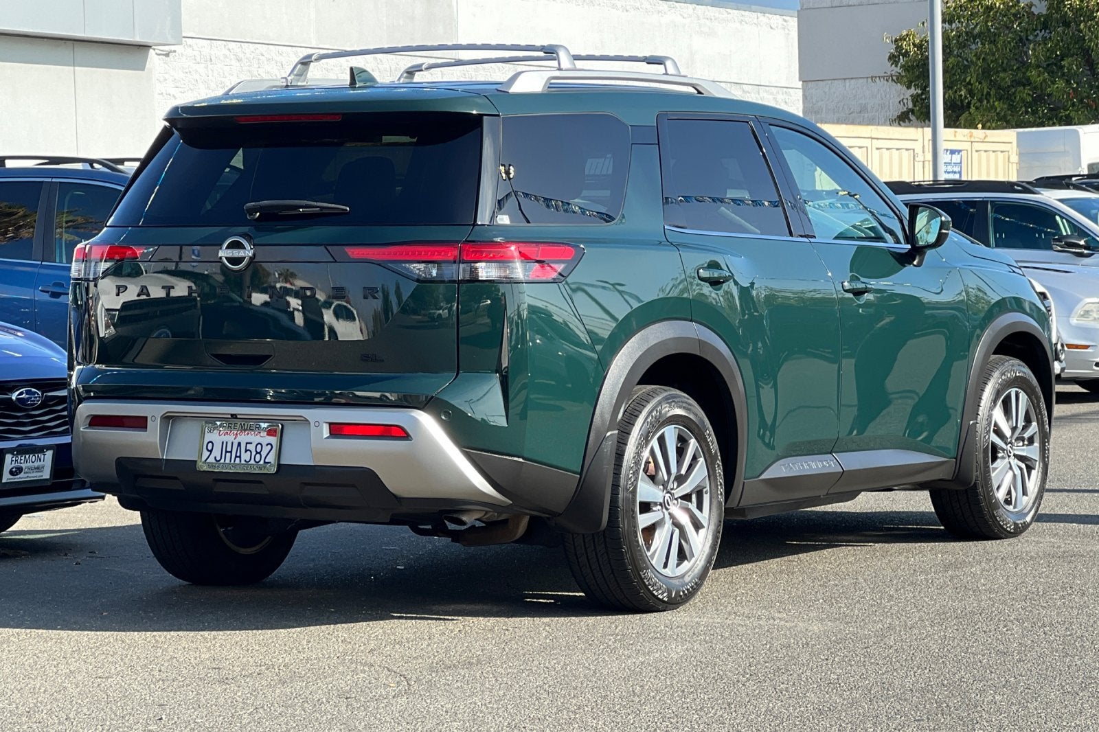 2024 Nissan Pathfinder SL