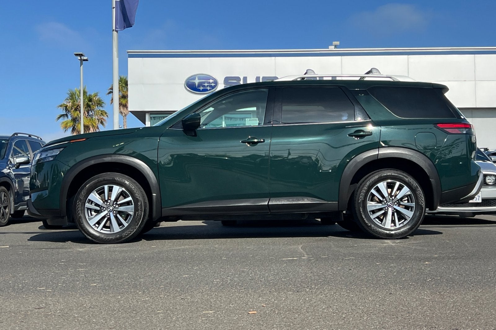 2024 Nissan Pathfinder SL