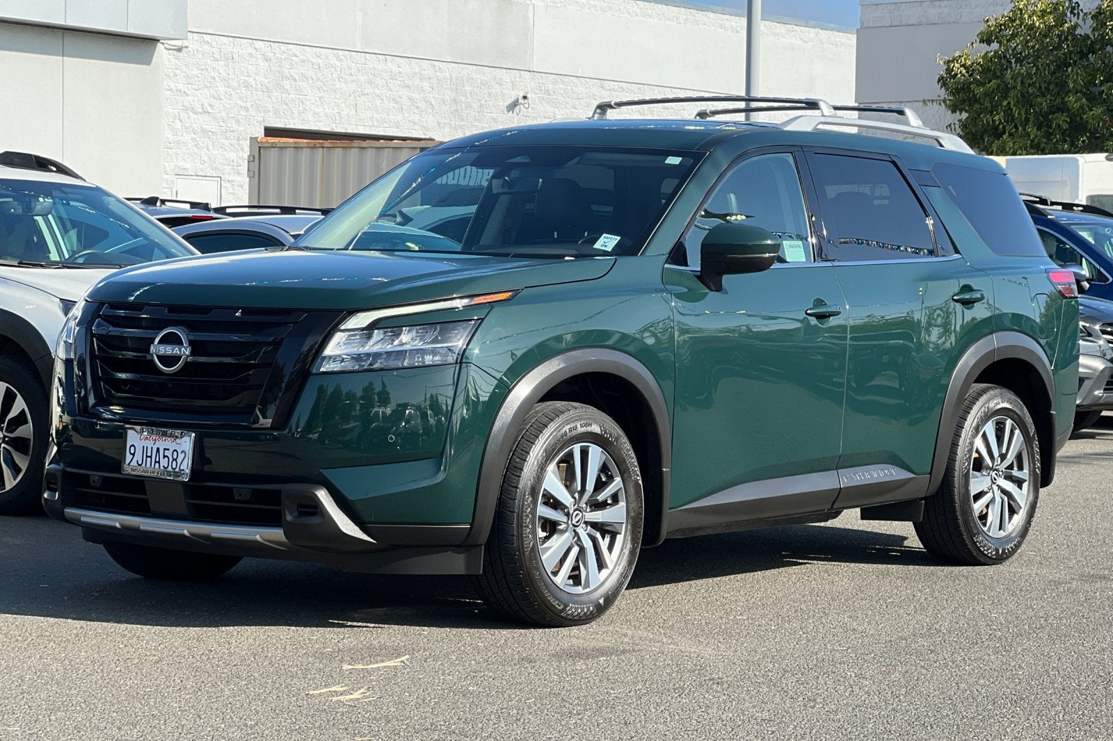 2024 Nissan Pathfinder SL