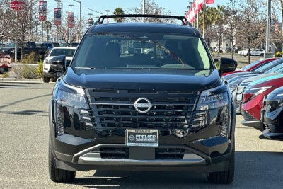 2026 Nissan Pathfinder SL