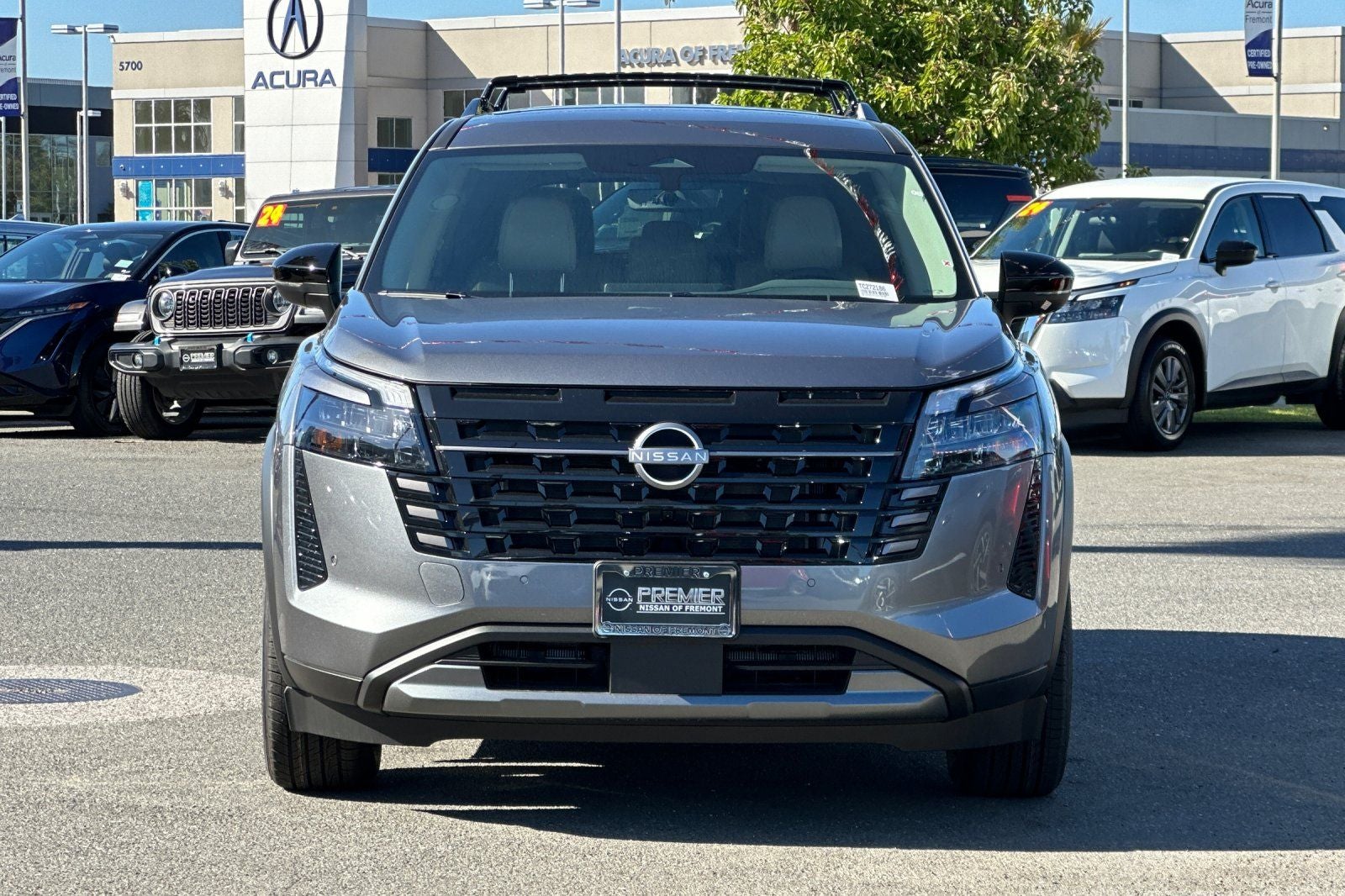 2026 Nissan Pathfinder SL