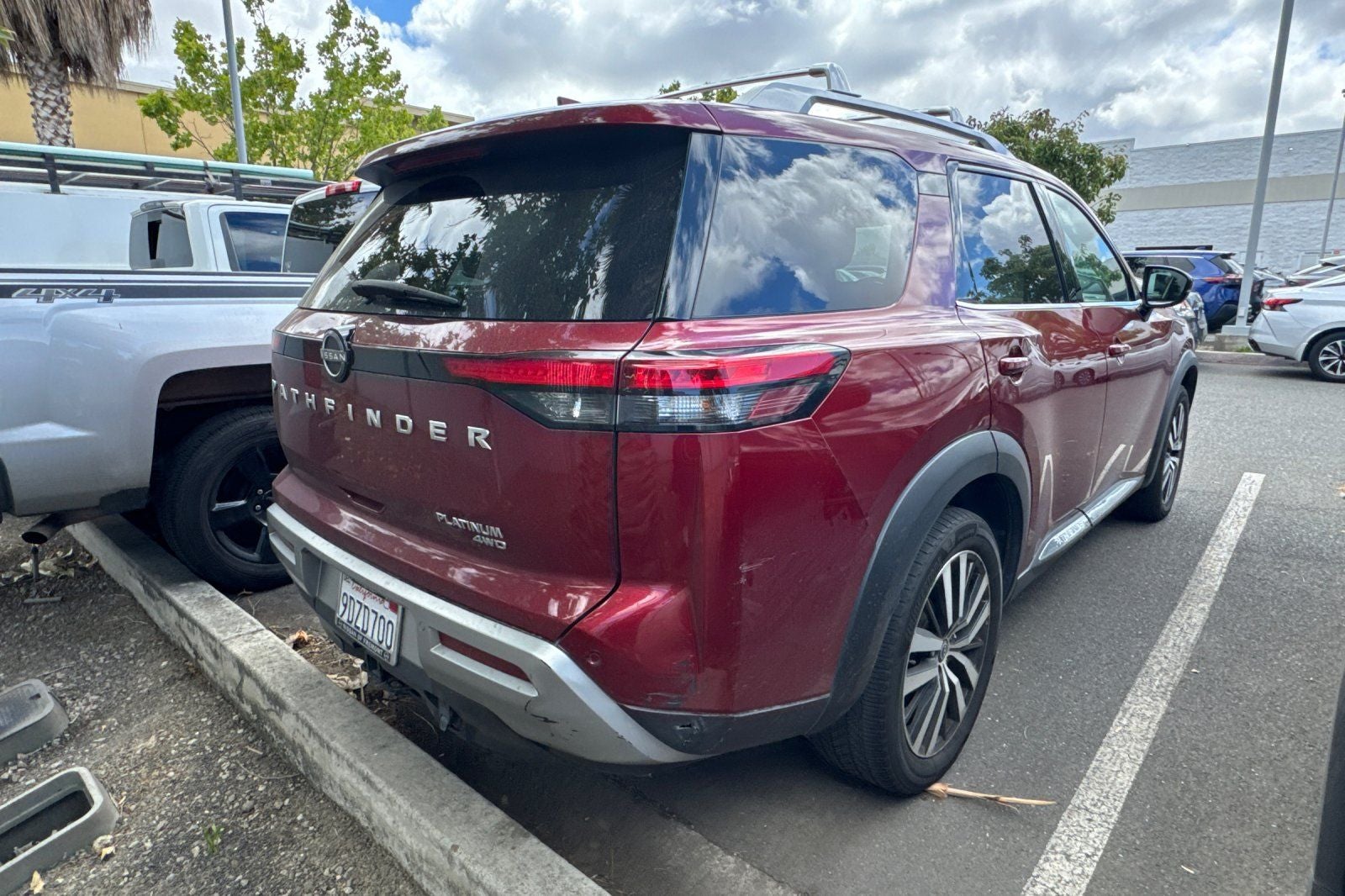 2023 Nissan Pathfinder Platinum