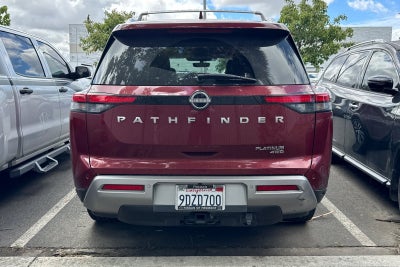 2023 Nissan Pathfinder Platinum