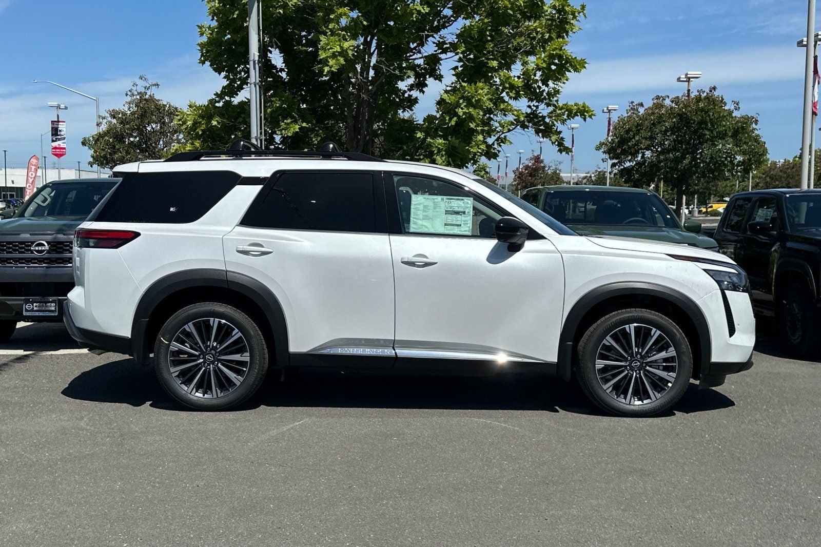 2026 Nissan Pathfinder Platinum