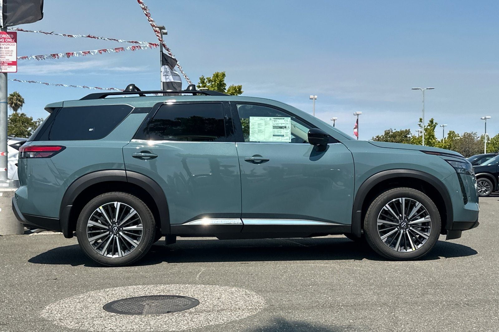 2026 Nissan Pathfinder Platinum