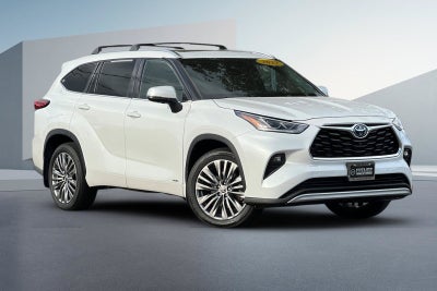 2022 Toyota Highlander Hybrid Platinum