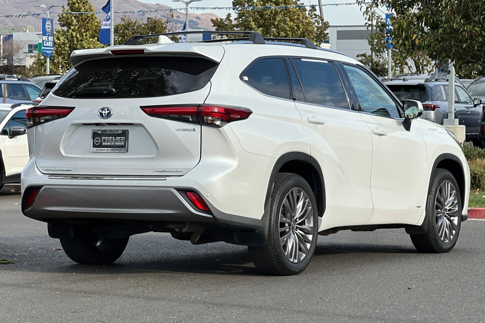 2022 Toyota Highlander Hybrid Platinum