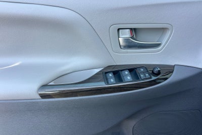 2020 Toyota Sienna XLE 8 Passenger