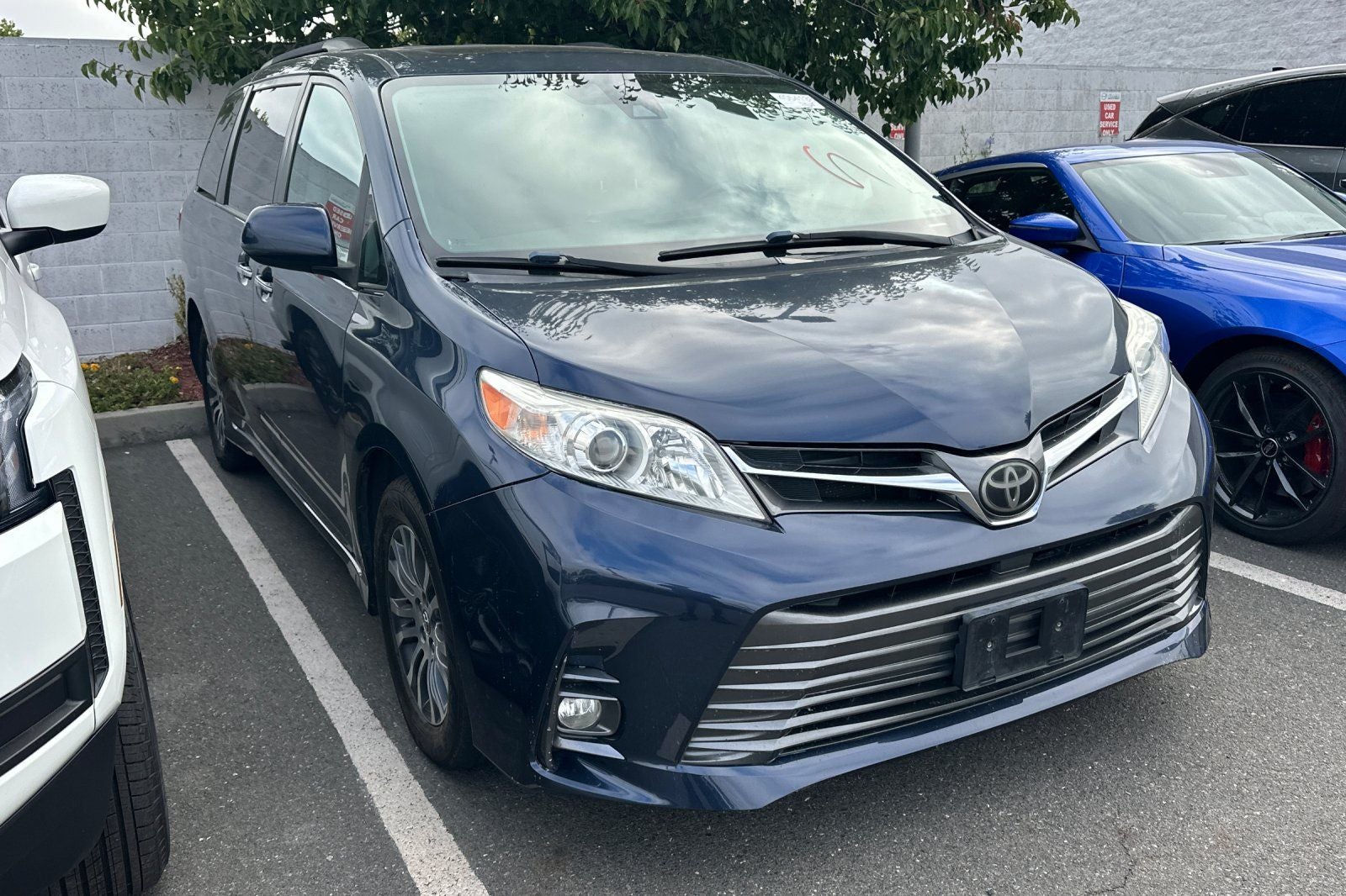 2020 Toyota Sienna XLE 8 Passenger