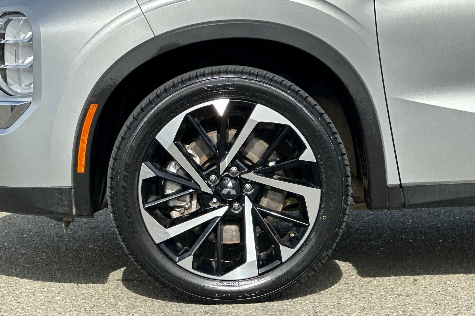 2022 Mitsubishi Outlander ES