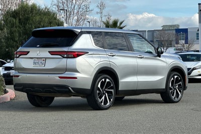 2022 Mitsubishi Outlander ES
