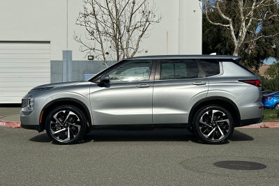 2022 Mitsubishi Outlander ES