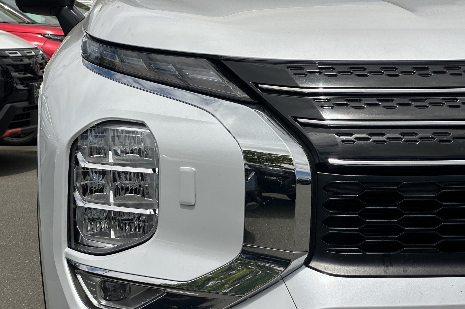 2024 Mitsubishi Outlander SE