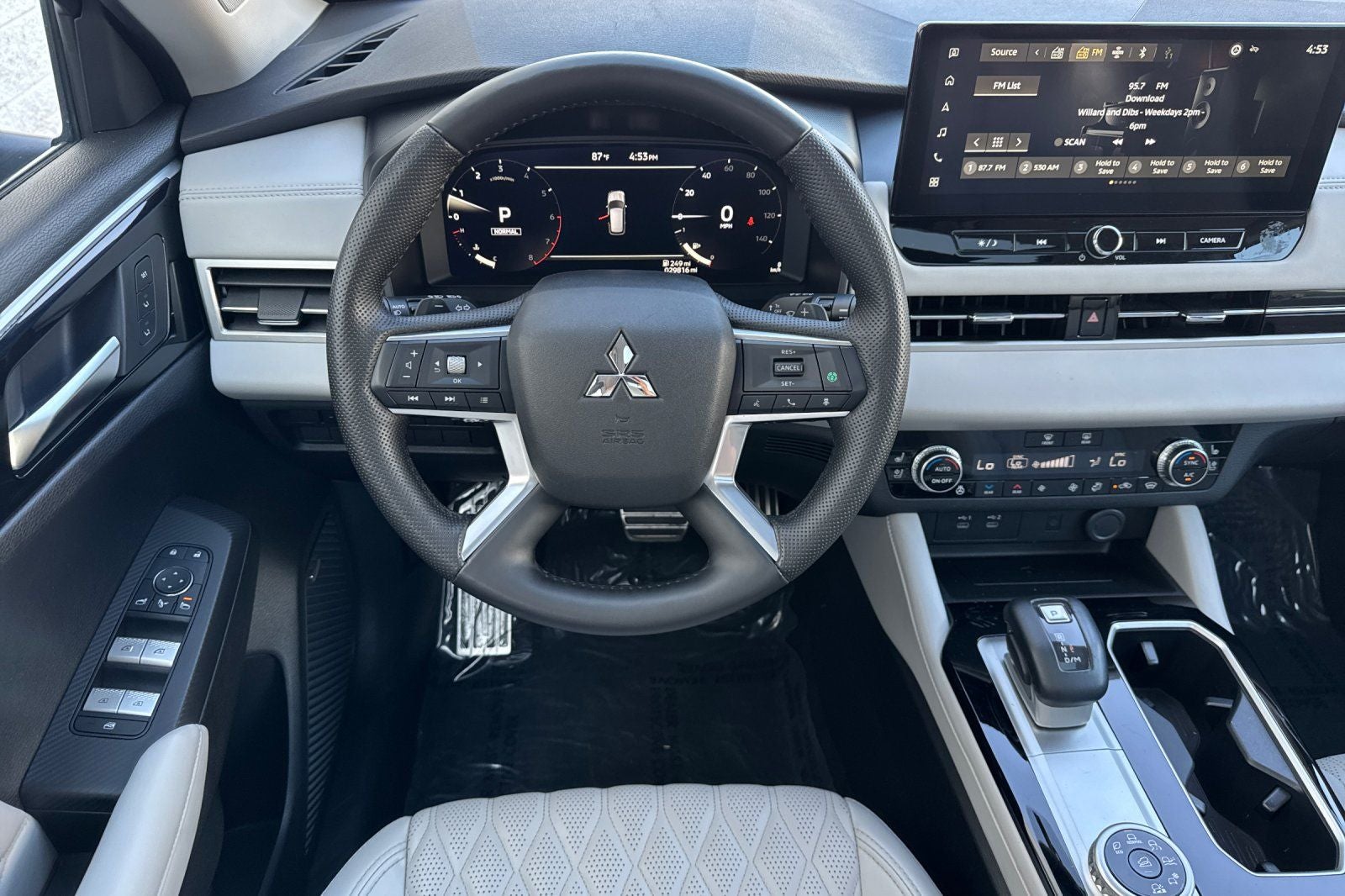 2025 Mitsubishi Outlander SEL