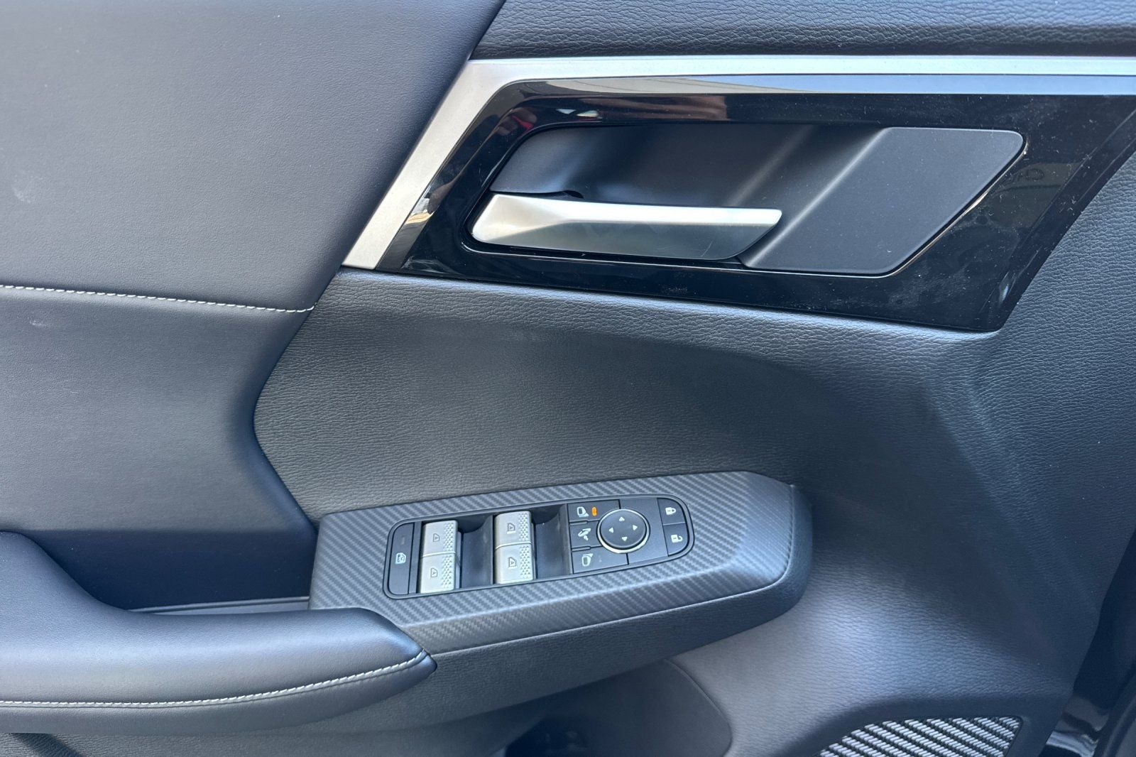 2026 Nissan Rogue SL