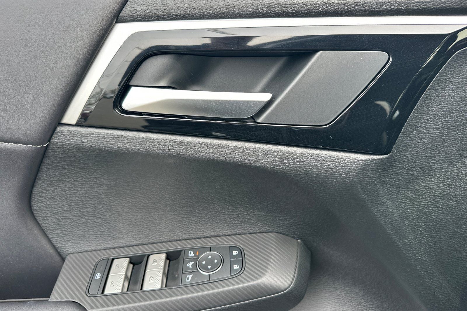 2026 Nissan Rogue SL