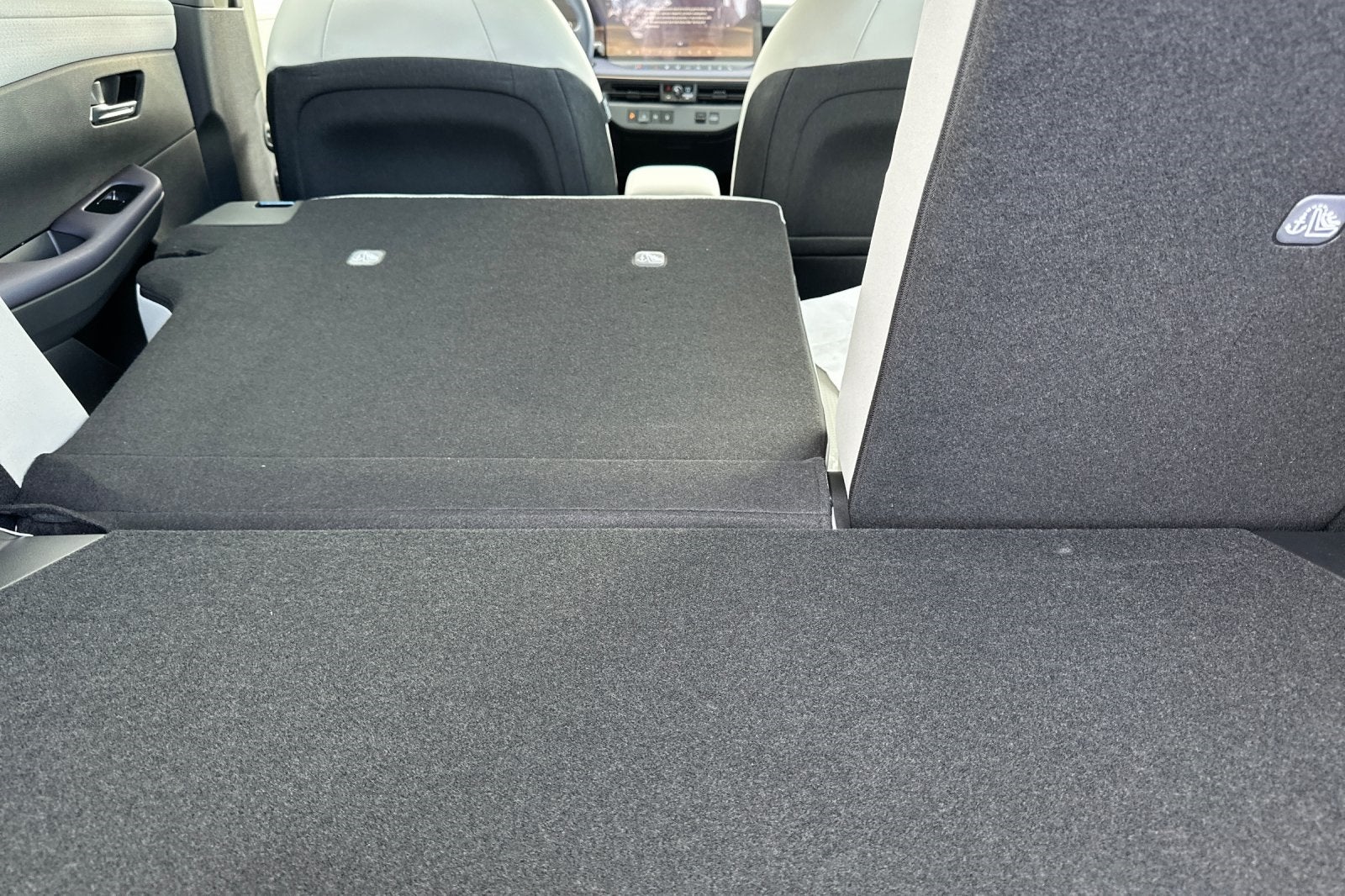 2026 Nissan Leaf PLATINUM+