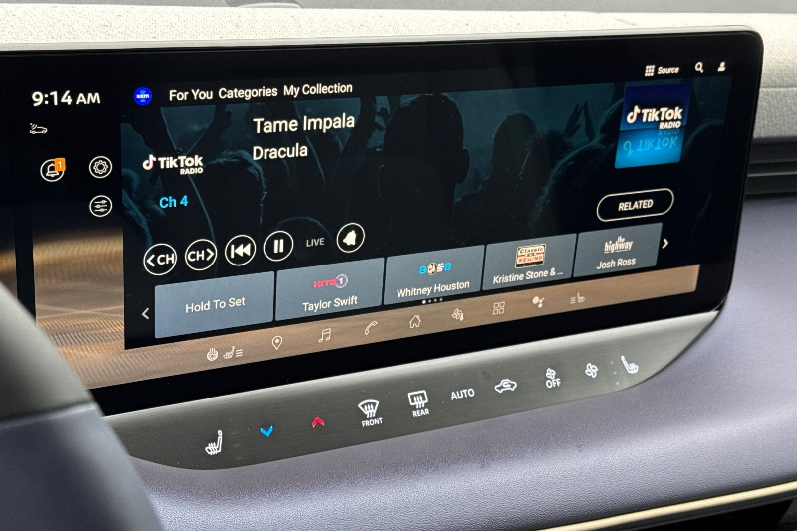 2026 Nissan Leaf PLATINUM+