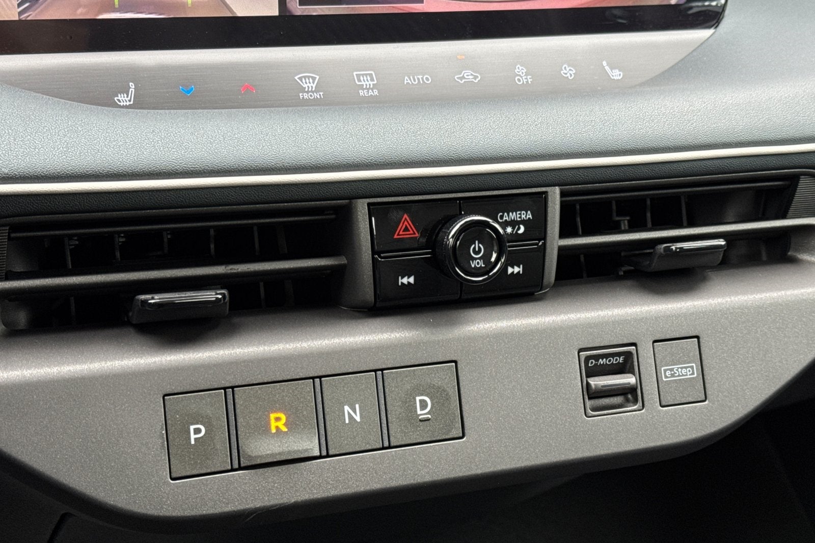 2026 Nissan Leaf PLATINUM+