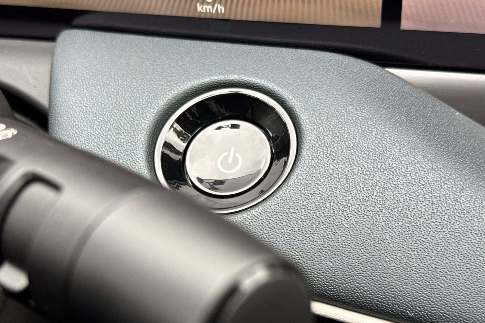 2026 Nissan Leaf PLATINUM+