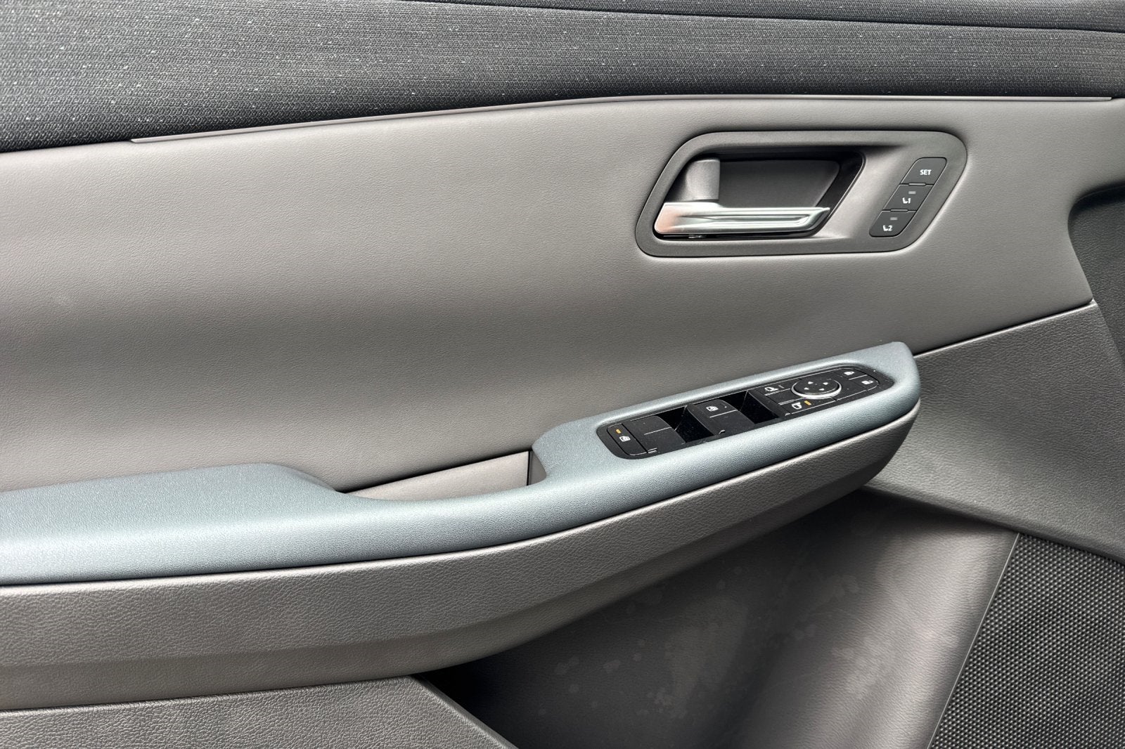 2026 Nissan Leaf PLATINUM+