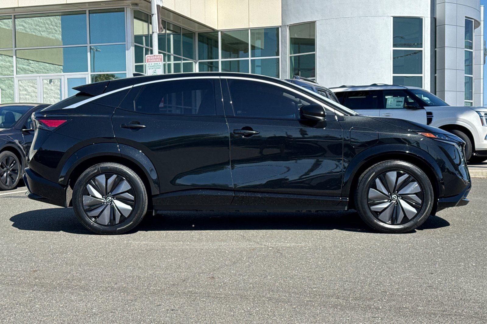 2023 Nissan Ariya VENTURE+