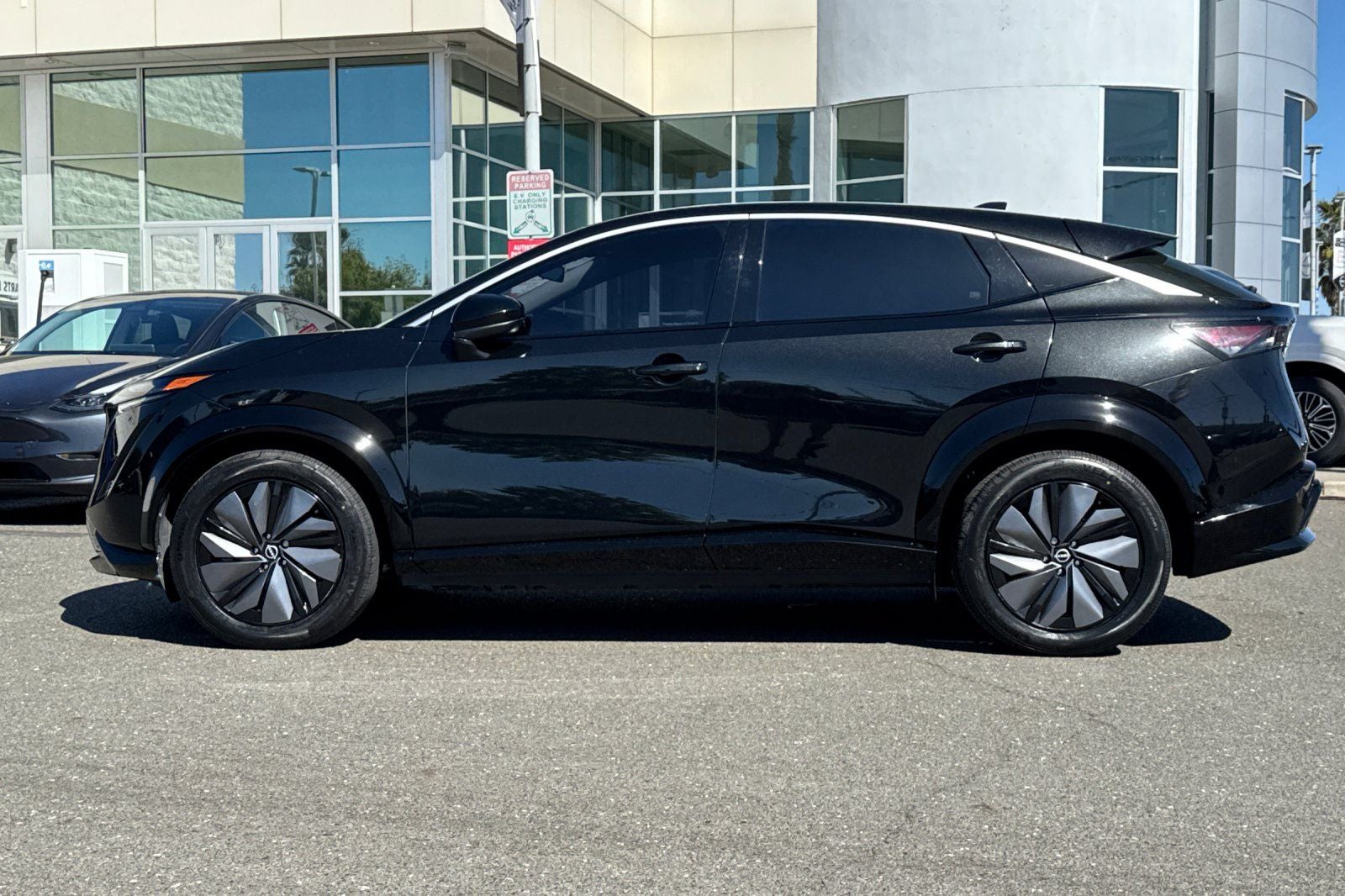2023 Nissan Ariya VENTURE+