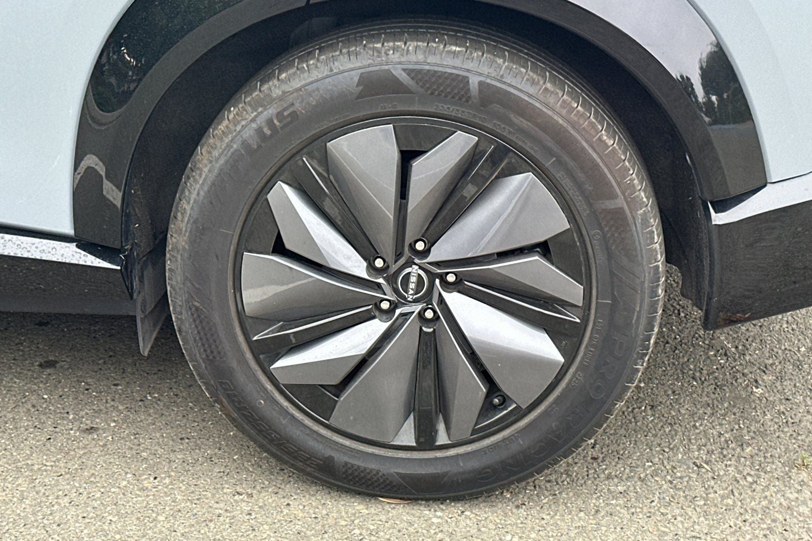 2023 Nissan Ariya VENTURE+