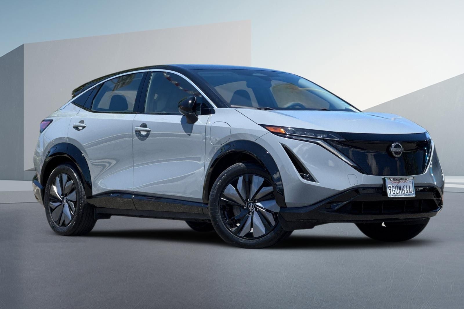 2023 Nissan Ariya VENTURE+