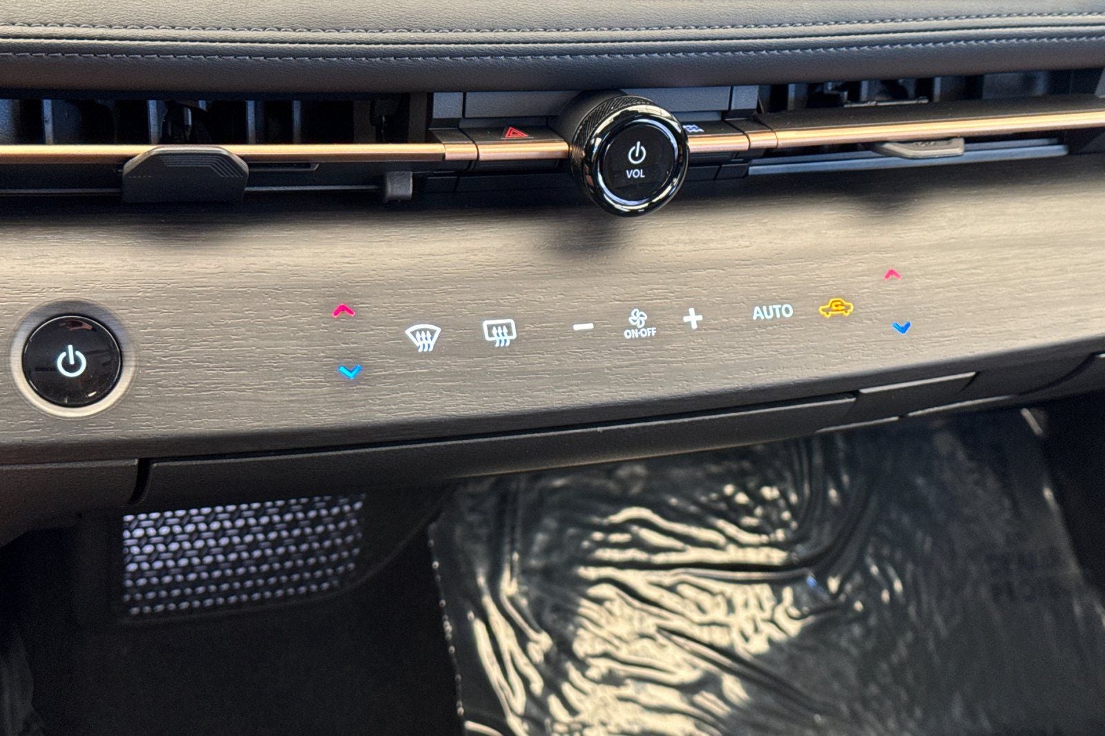 2023 Nissan Ariya VENTURE+
