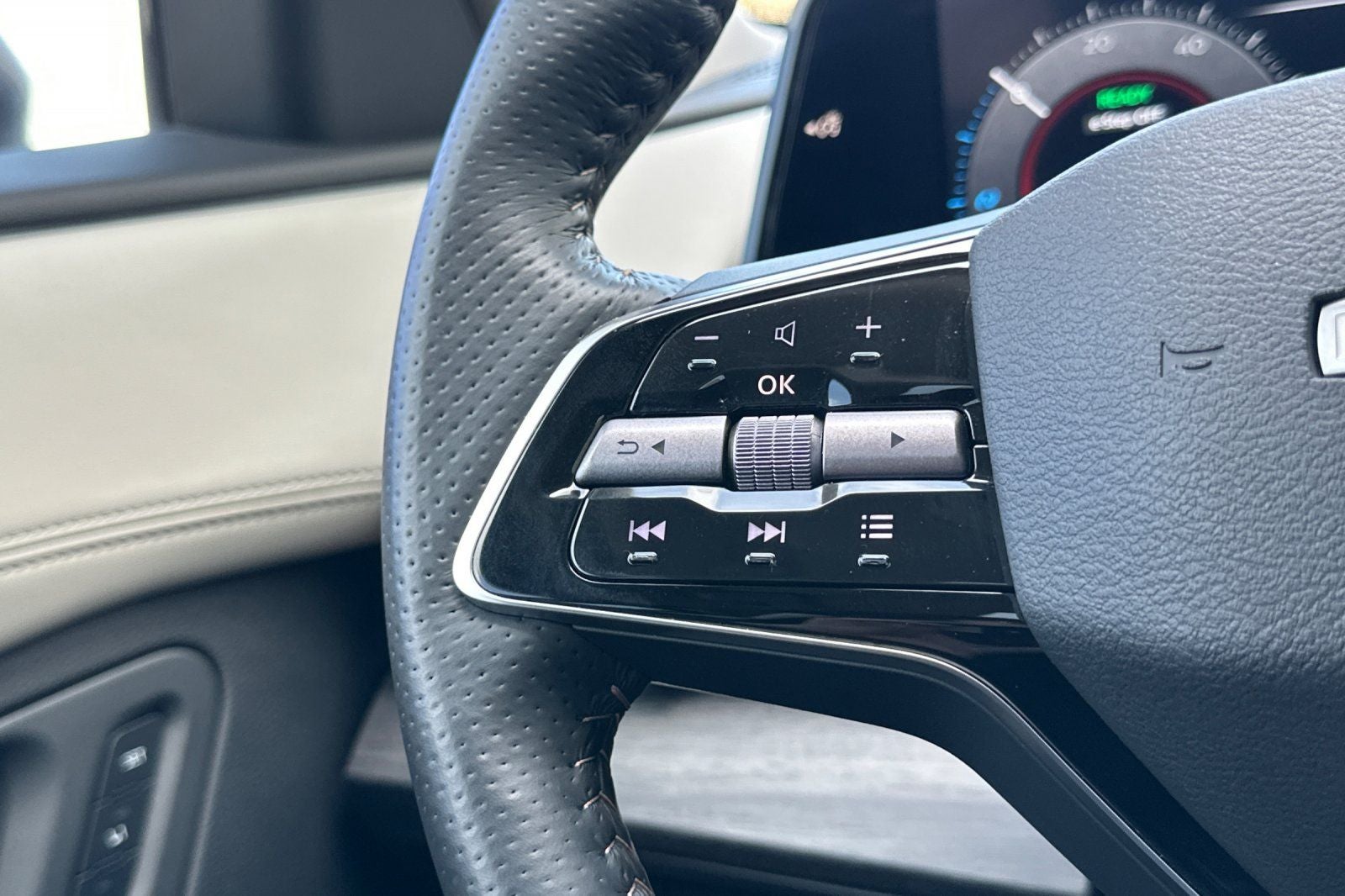 2023 Nissan Ariya EVOLVE+