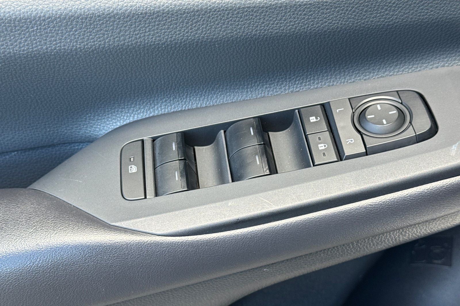 2023 Toyota Prius LE